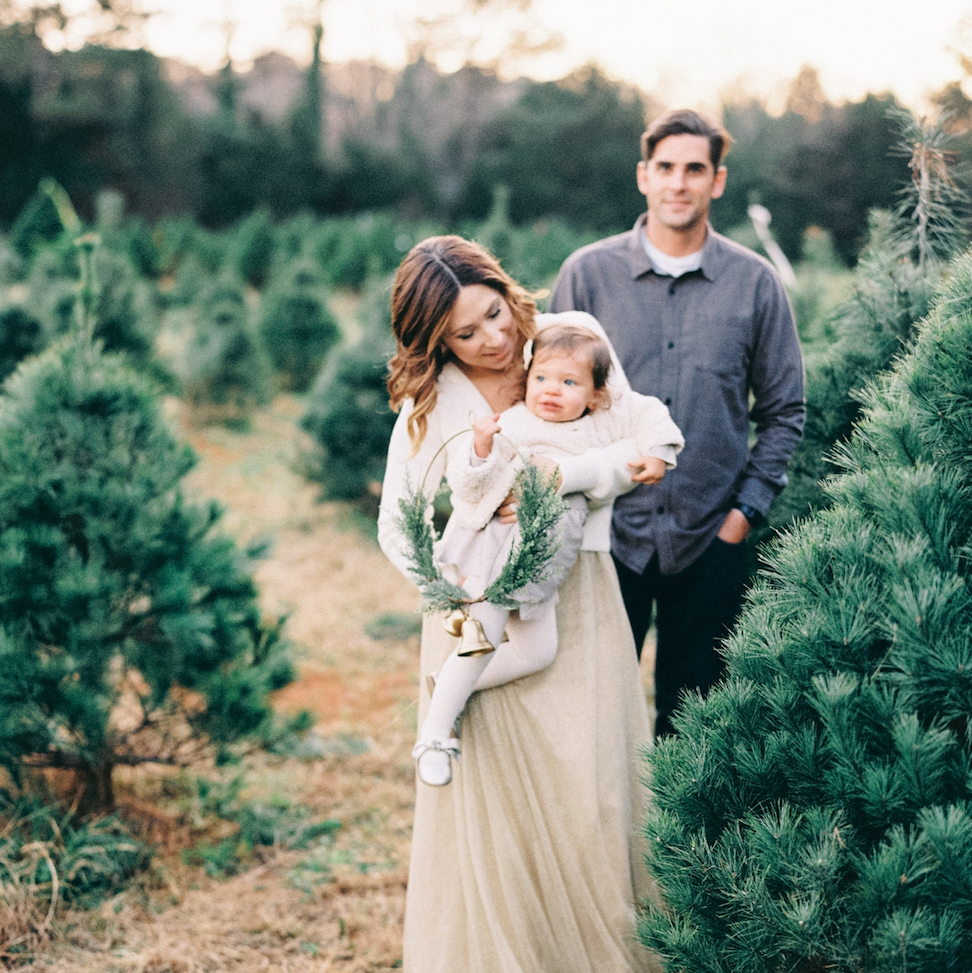 Christmas Tree Family Session With Nikki Santerre